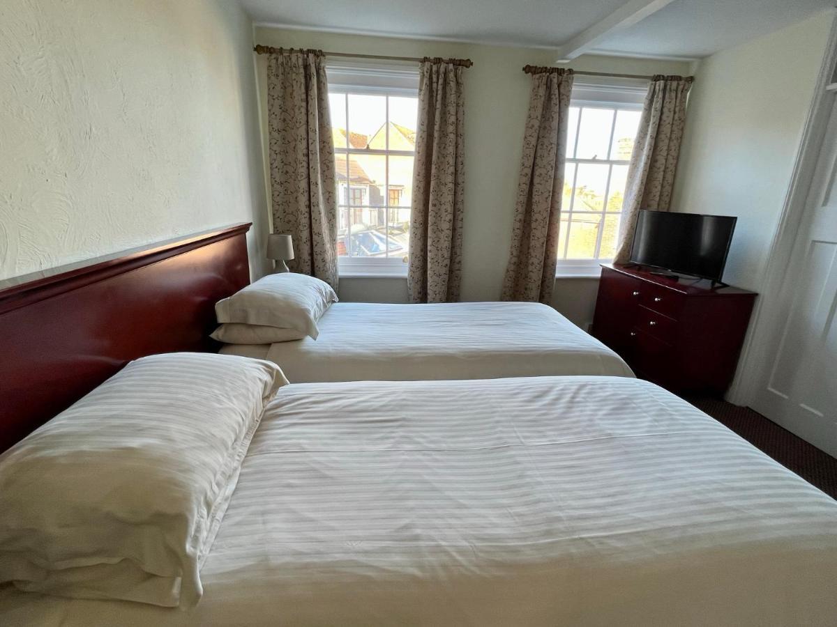 Calverts Hotel - Newport, Isle Of Wight Экстерьер фото